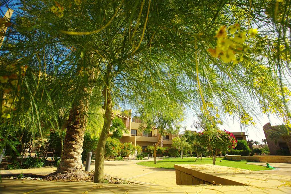 Golden Tulip Sharma Resort Exterior photo