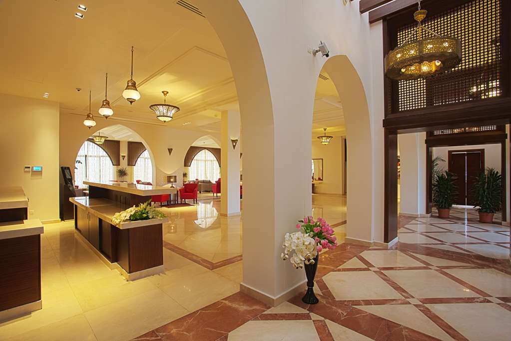 Golden Tulip Sharma Resort Interior photo